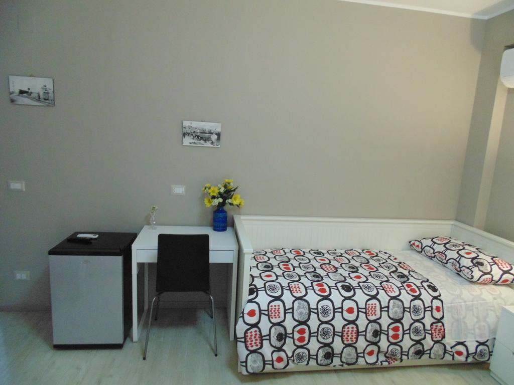Attico Del Sole Bed & Breakfast Rometta Marea Room photo