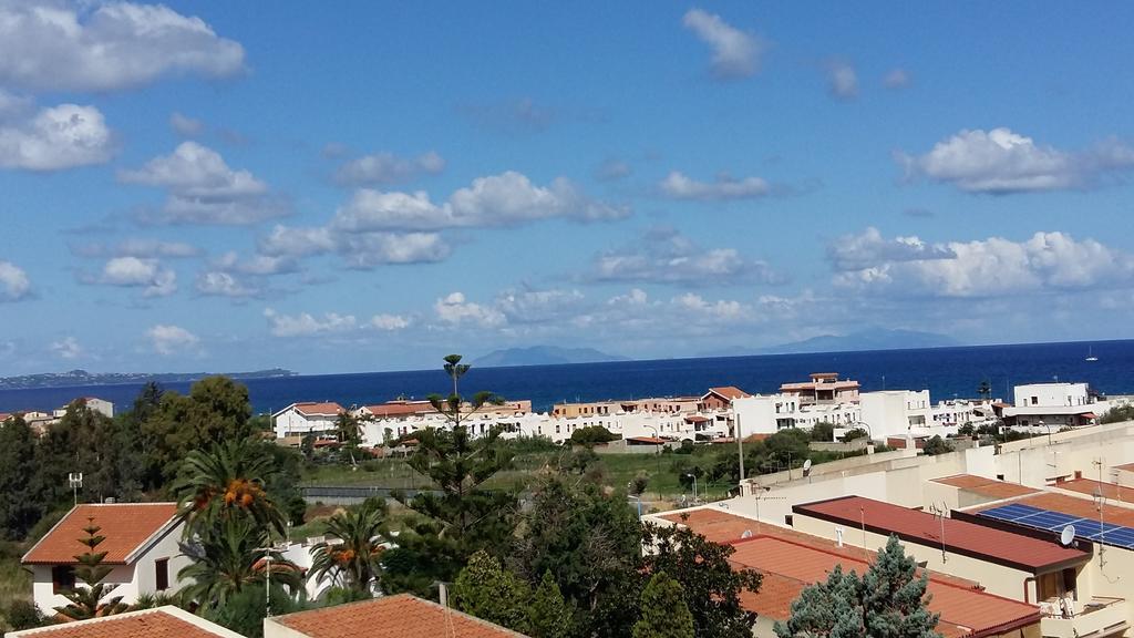 Attico Del Sole Bed & Breakfast Rometta Marea Exterior photo
